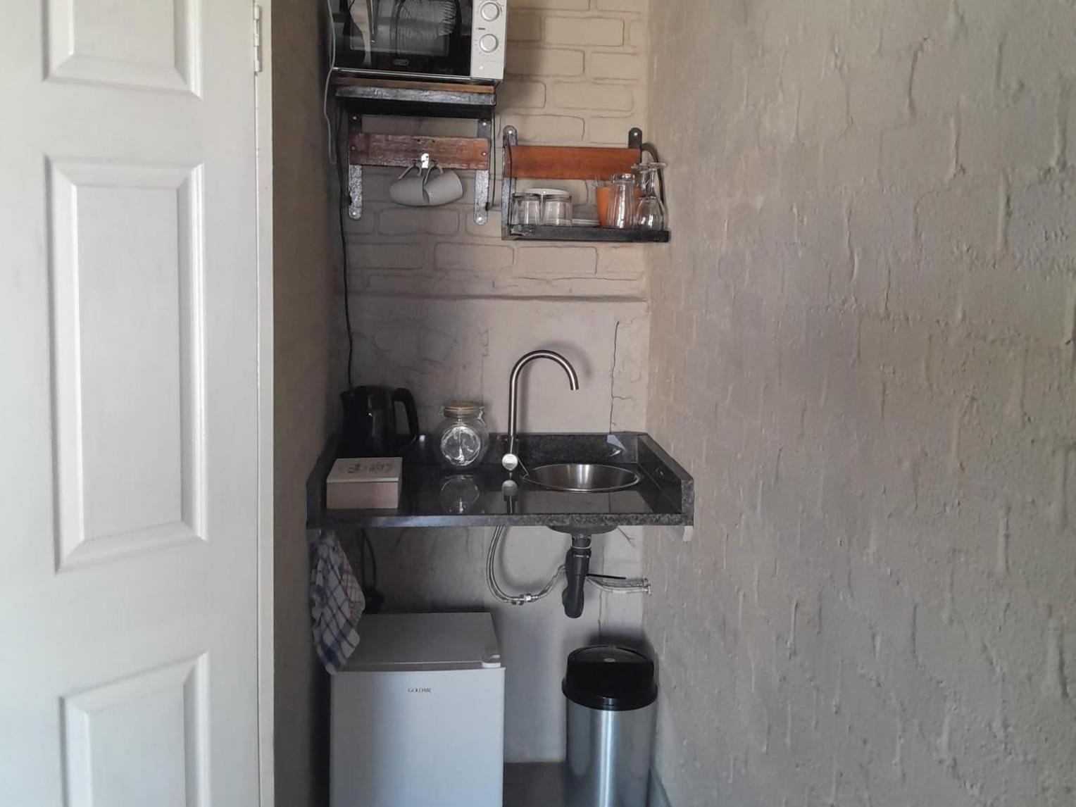 At Ease Road Lodge Zeerust Zimmer foto