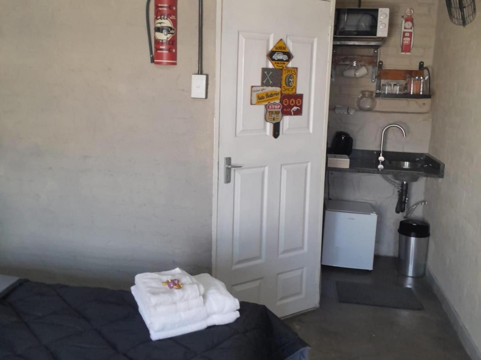 At Ease Road Lodge Zeerust Zimmer foto