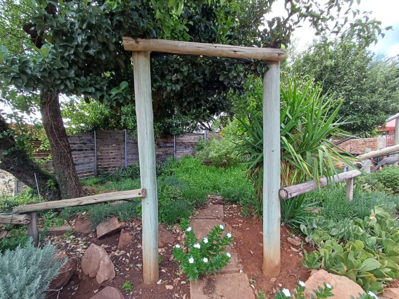 At Ease Road Lodge Zeerust Exterior foto